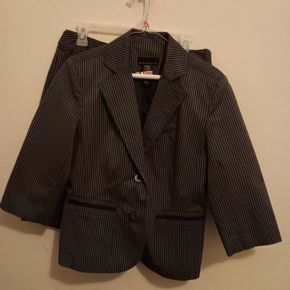 Attention Short Suit, Women's Size 4, Jean Stretch 2 Piece Modern & Chic, EUC